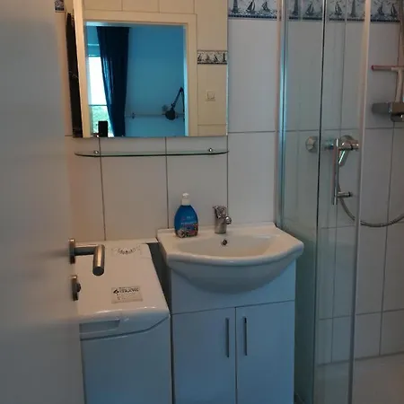 Ferienwohnung Berolina Mit Ueberdachter Terrasse Wiese 2 Zimmer 2 Baeder 2 Tv Graal-Mueritz