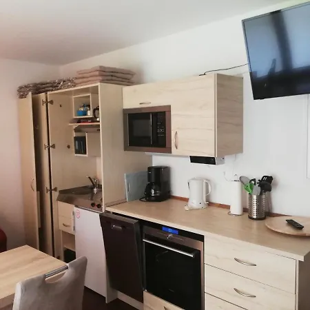Appartement Ferienwohnung Berolina Mit Ueberdachter Terrasse Wiese 2 Zimmer 2 Baeder 2 Tv